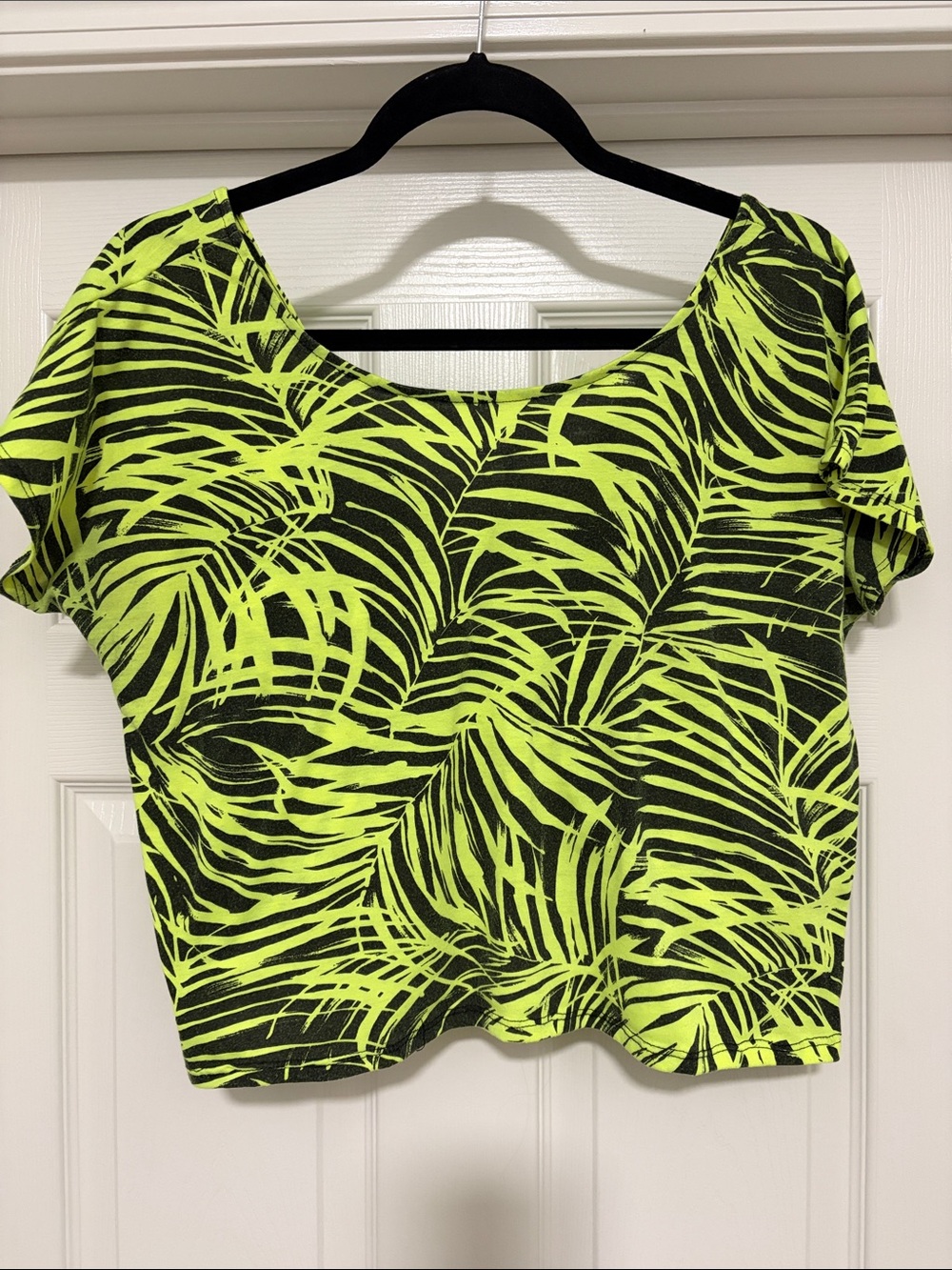 dELiA*s Neon Green and Black Palm Print Crop Top